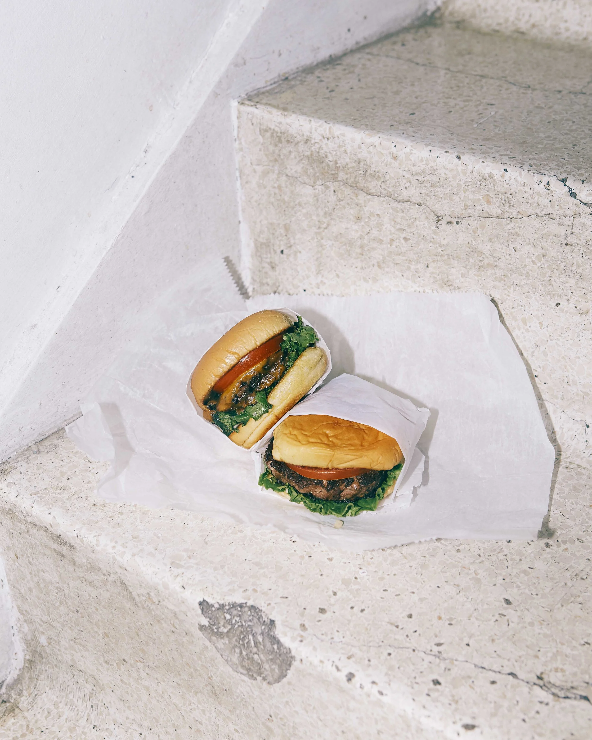 MahallsBurgers_1_A.jpg