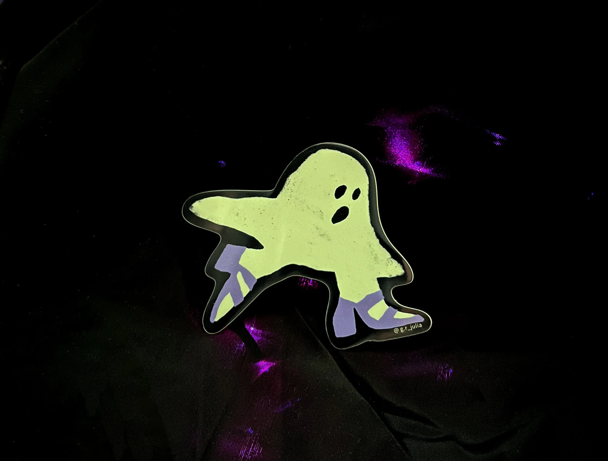 JuliaGR-StickerGlowGhost-2024-01.jpg