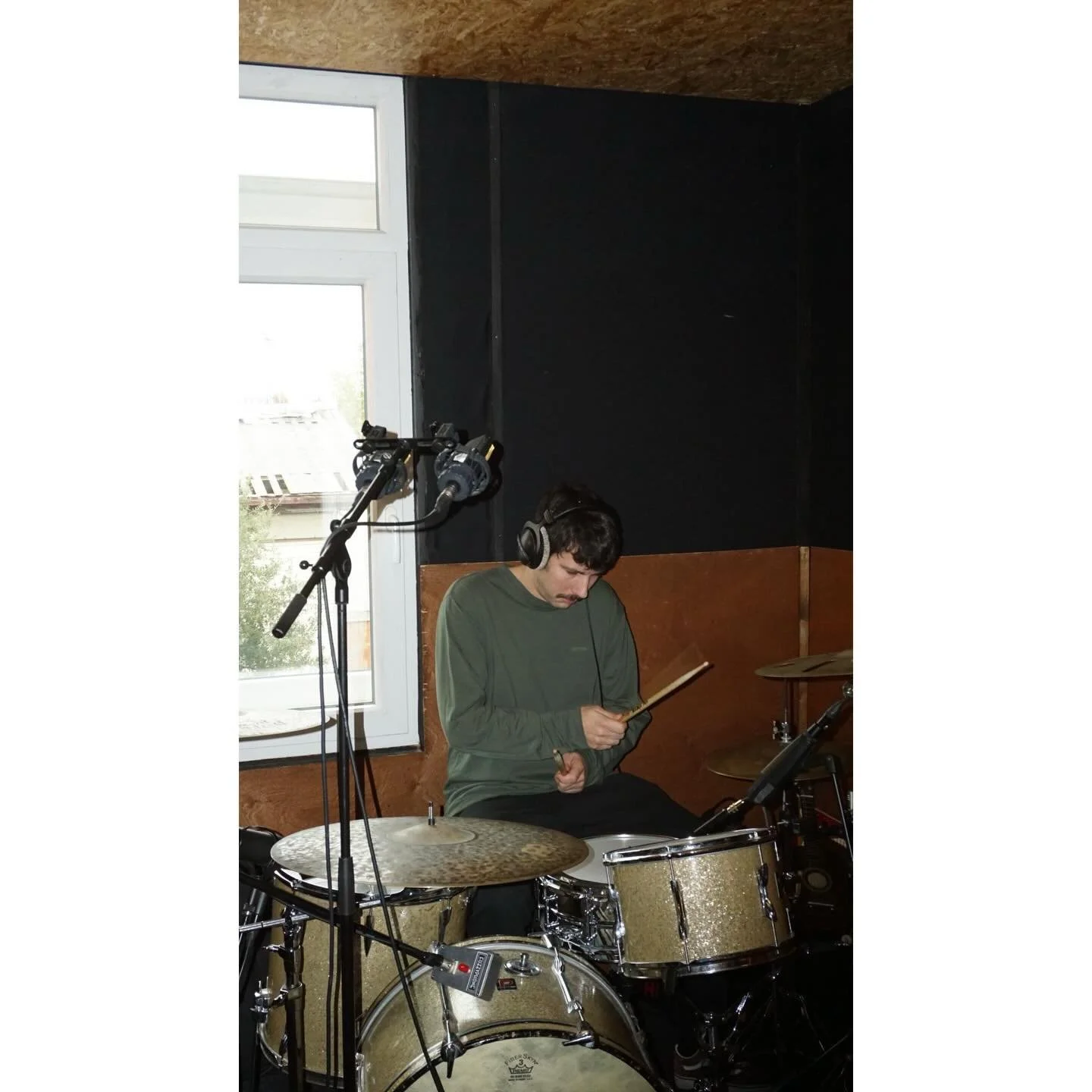 Safran &amp; I go way back, we recorded their self-entitled EP in 2022 and their debut album &lsquo;Mosquito Jazz&rsquo; in 2024. Feeling blessed to have them over again for a new era!

📷 @anlylippens