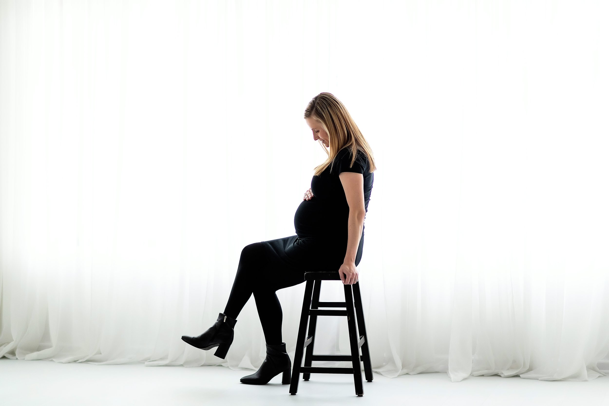Studio Maternity Session for Mom to Be.jpg
