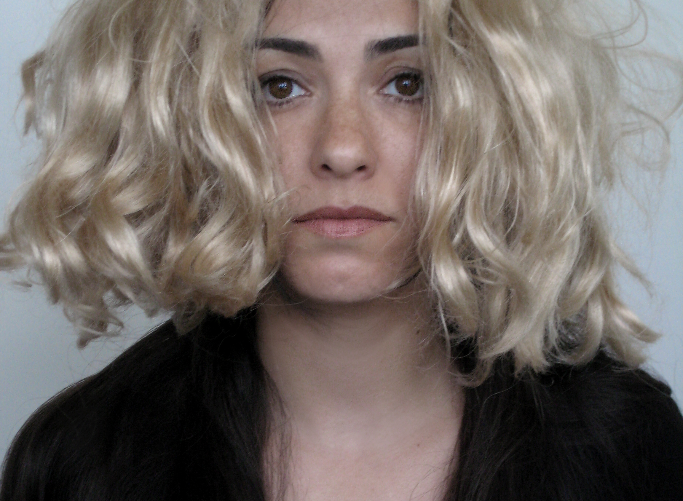 Emine crop poster bearb-sätt..jpg