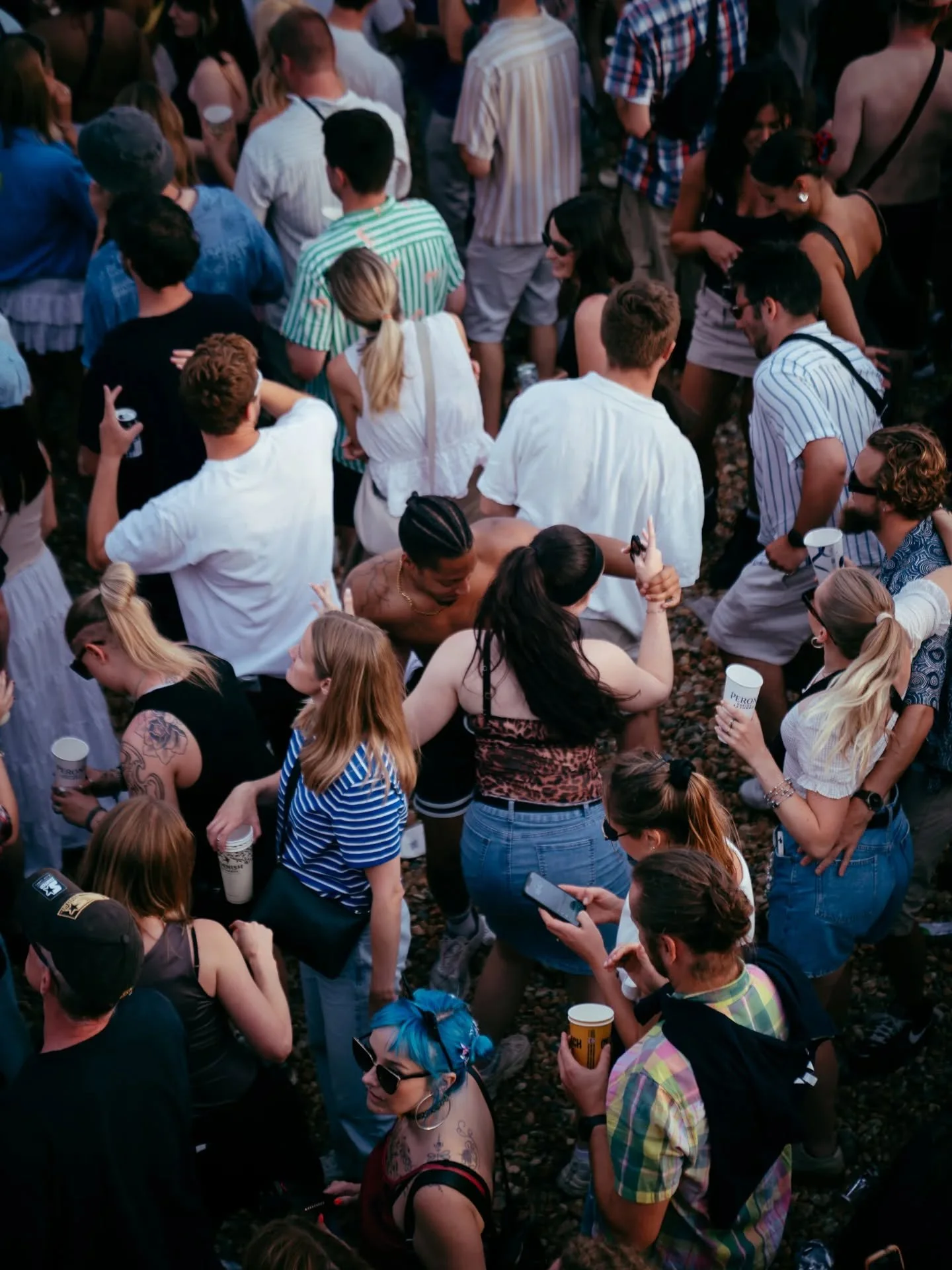 vibin to @si_bonobo
for @onthebeachuk ✨