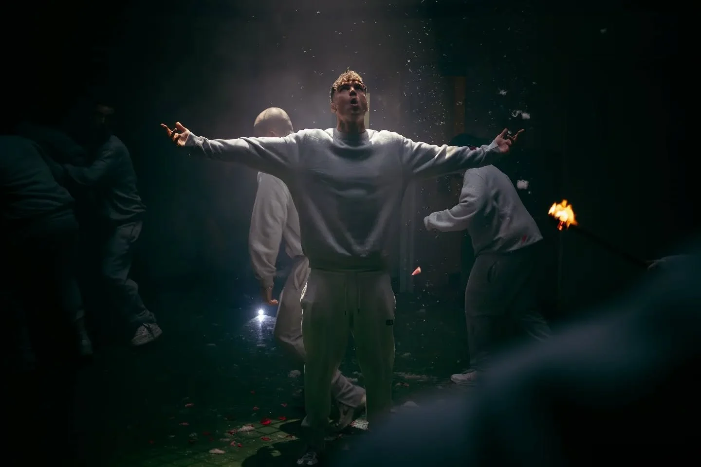 BTS: Ren // Vincent's Tale - Starry Night🌃

This time last year, I had the absolute pleasure of working with @renmakesmusic and his team for the first time as an extra &amp; BTS shooter and it genuinely changed the trajectory of my year for the bett