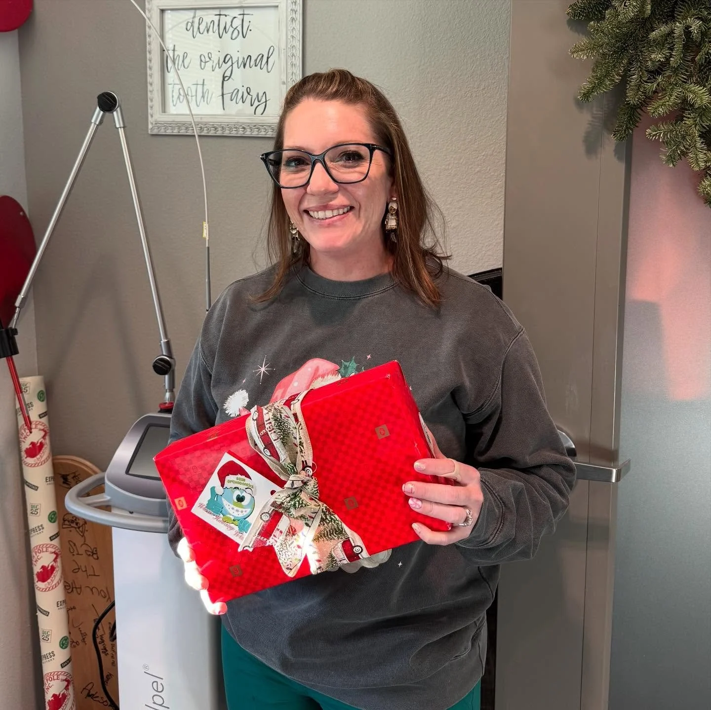 Feeling extra spoiled this week! 💙
Huge thank you to&nbsp;Saxe Orthodontics&nbsp;for thinking of us and gifting us&nbsp;twice&mdash;we truly appreciate your kindness and partnership! 🦷✨ @saxeortho 

#DentalLove #PediatricDentistry #SummerlinPediatr