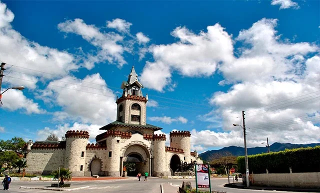 Loja Primicias y Esteban Sziguethy N2187 Telf: 07 254-0845