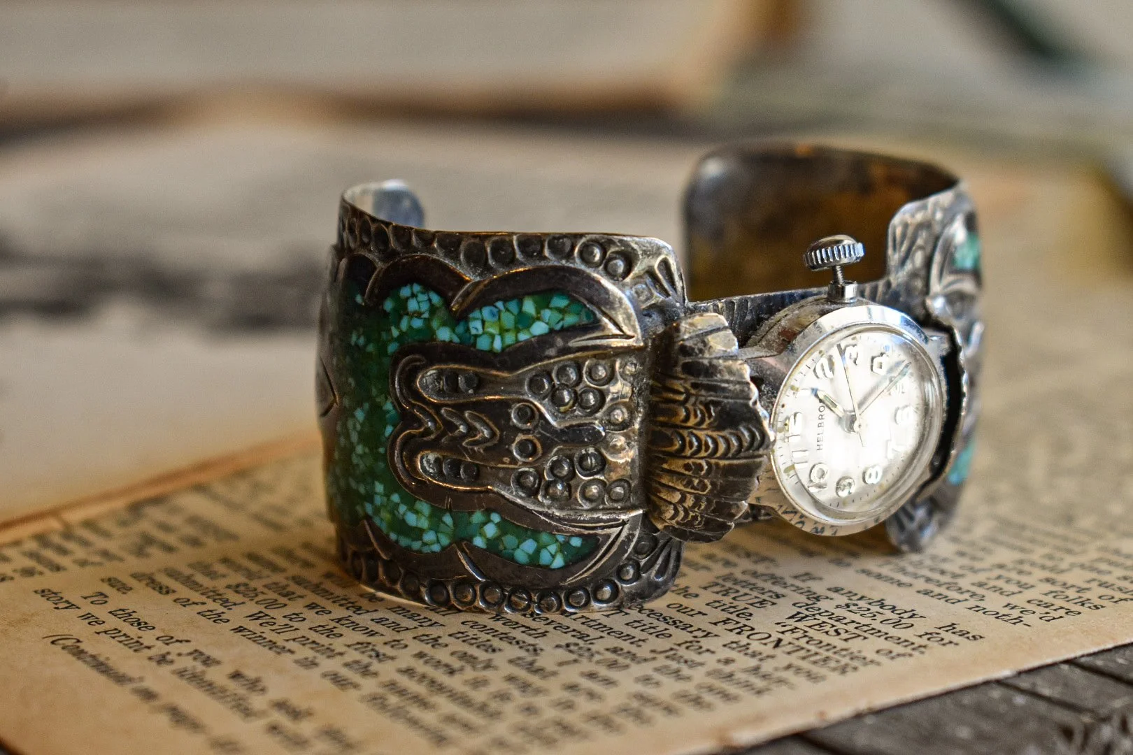 Vintage Peyote Bird Chip Inlay Watch Cuff — Sapphires  display picture 2