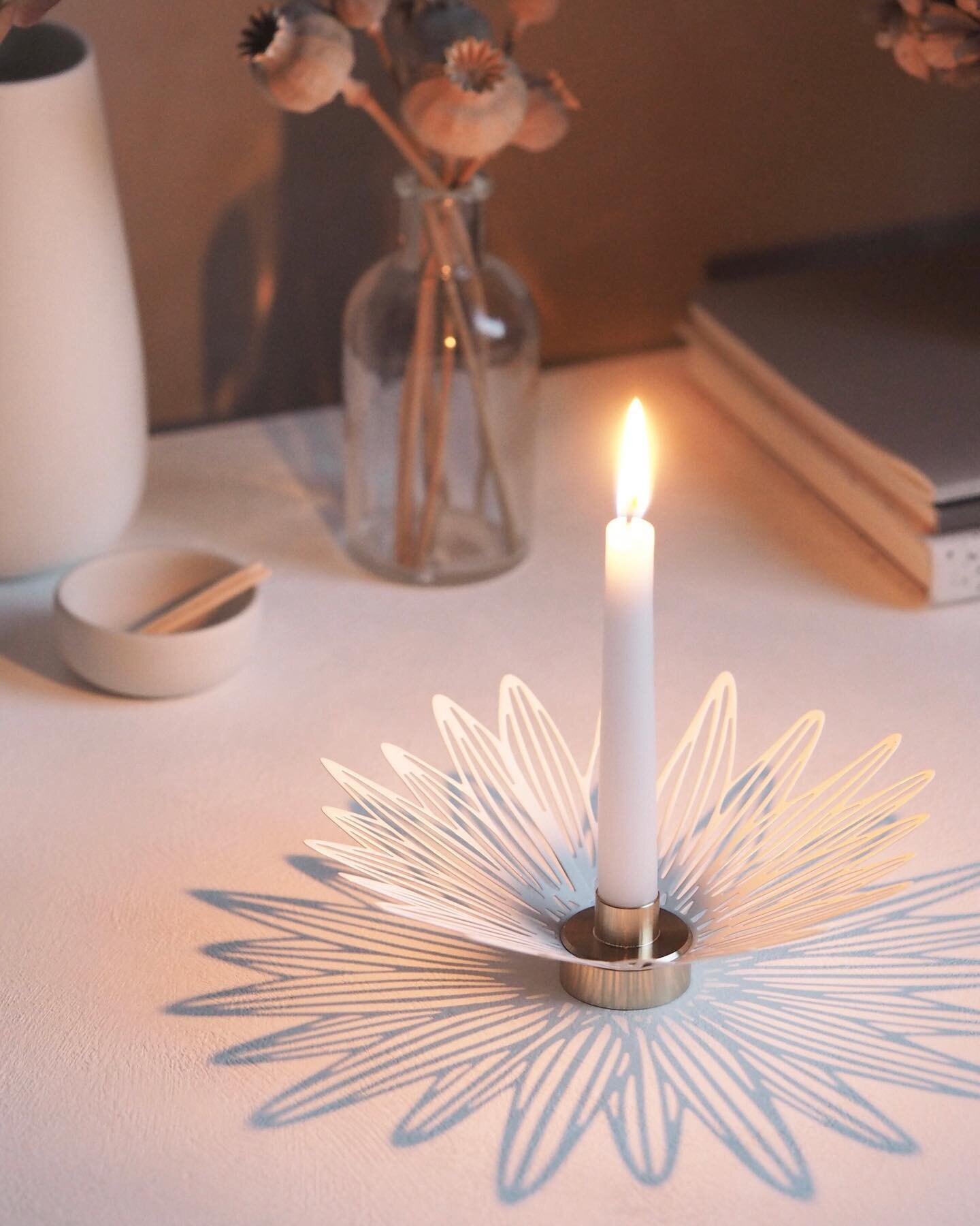 Rainy days like today just seem so much better with a little candlelight.

Shadow Series candle holders and hand-dipped candles available from aliceives.com 

Free delivery over &pound;50 with the code SHIP50

#shadowseriesbyaliceives #shadowseriesca