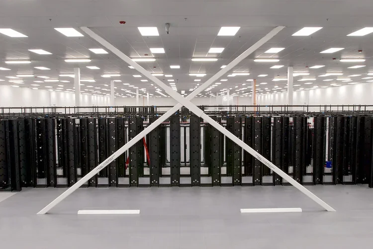 VANTAGE+DATA+CENTER+(15).webp