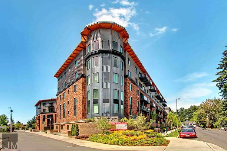 Redmond+Square+Apartments+4.webp