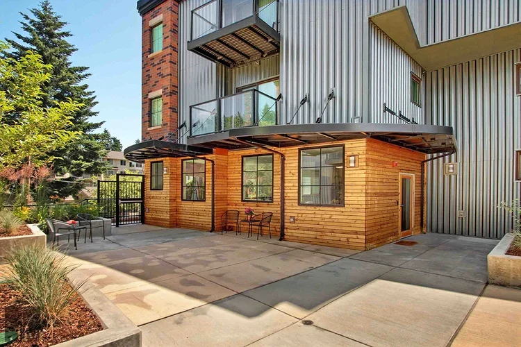 Redmond+Square+Apartments+3.webp