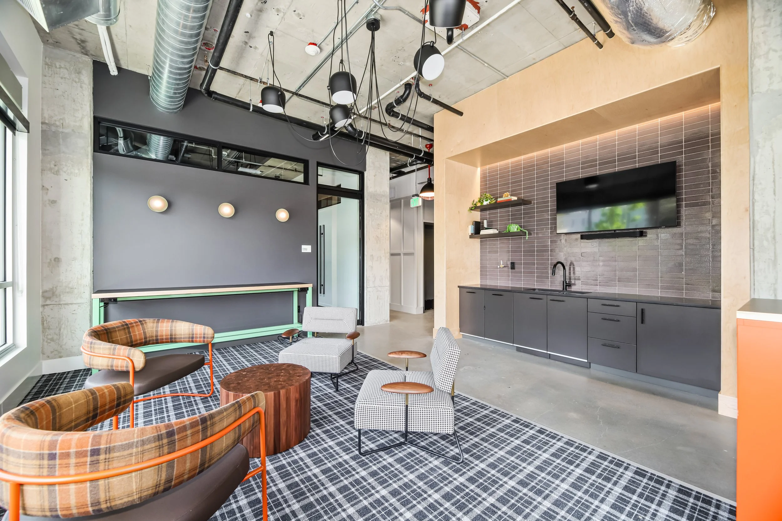 N Lobby 03.jpg