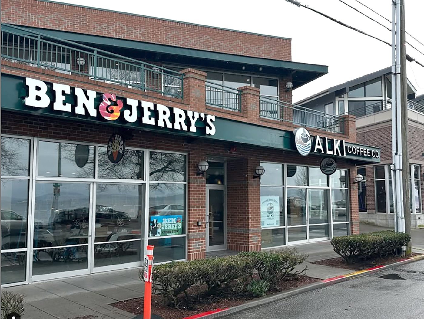 New coffee shop, Ben &amp; Jerry's, open at Alki Beach