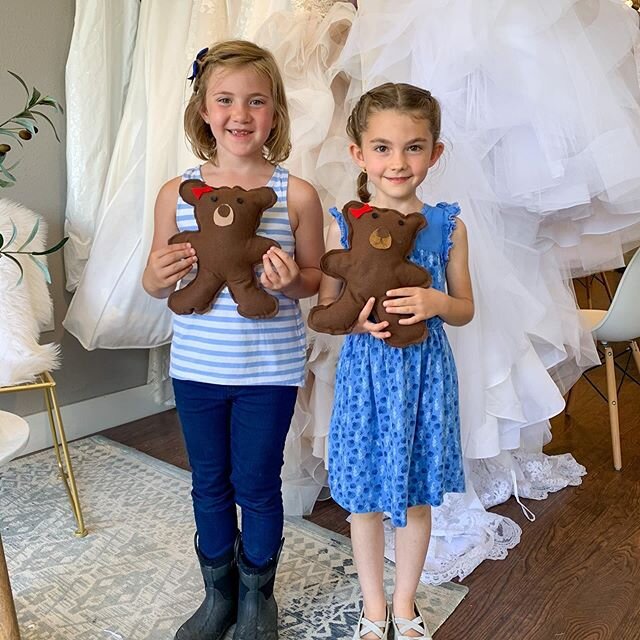 Having adventures already in sewing class. The little girls made teddy bears for their first project. We cut curves, they are simple to sew, and fun to stuff. I think the girls were as excited as we were to start sewing again 😊 we enjoy these bright