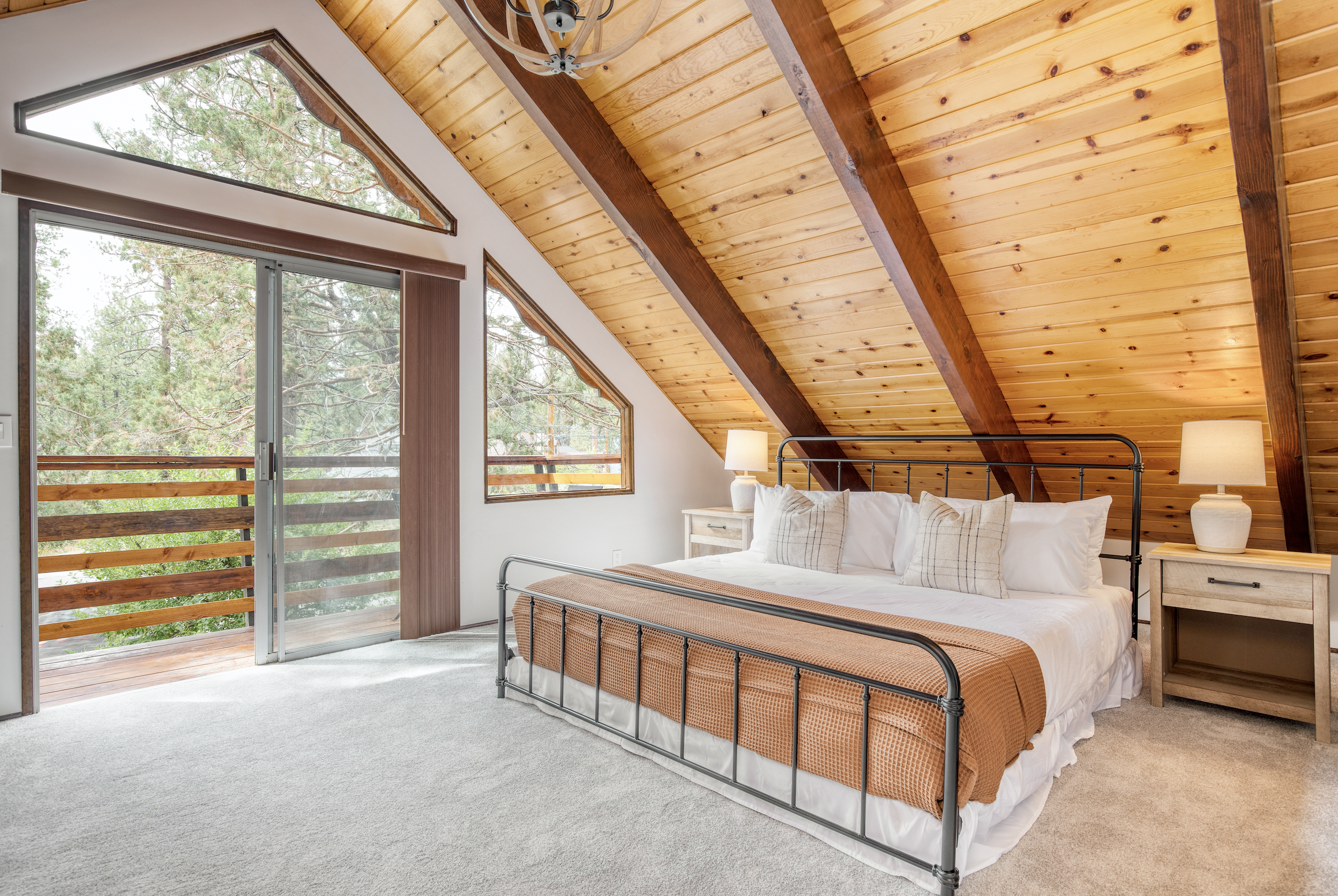 mountain bedroom design.png