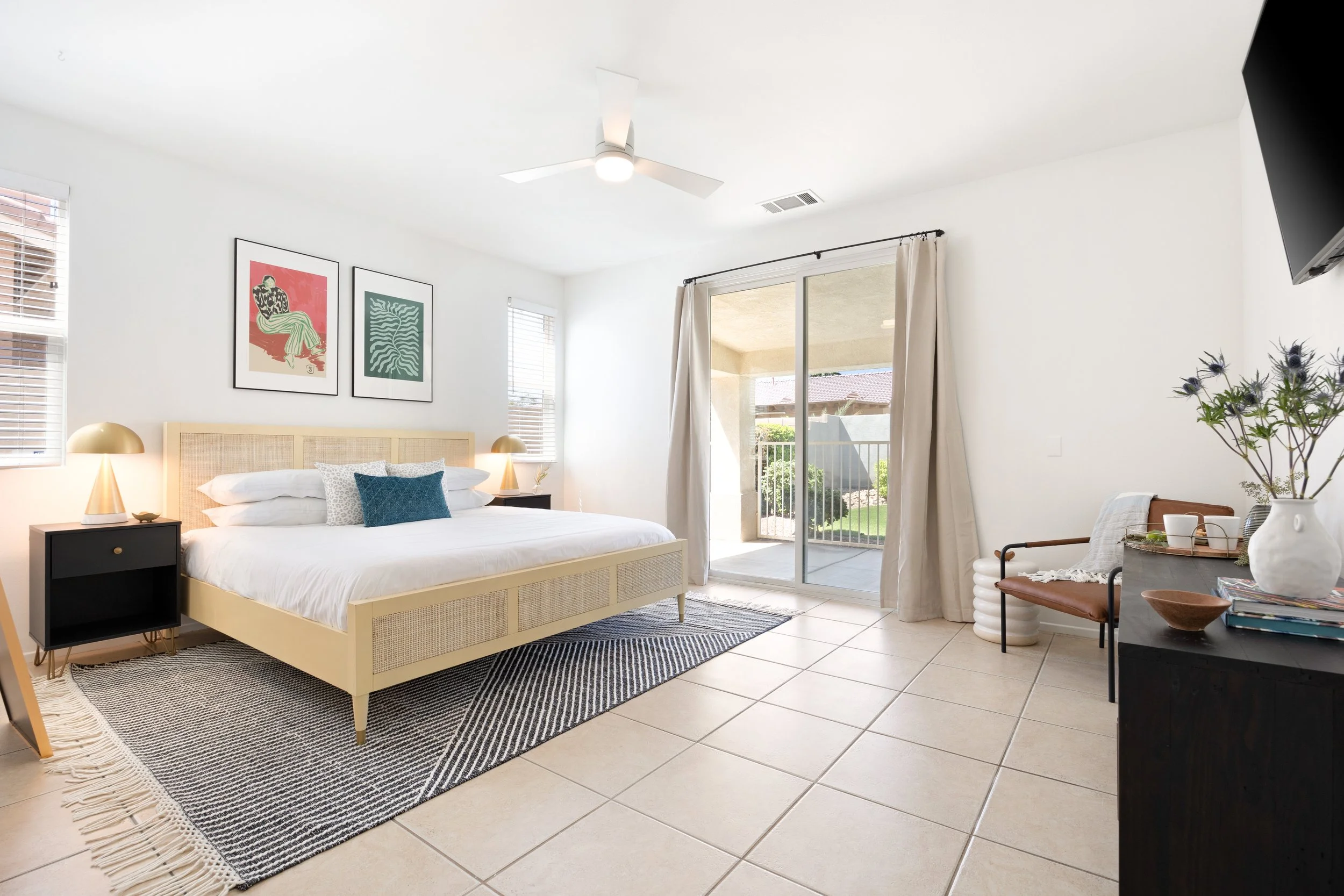 funky bedroom interior design.jpg