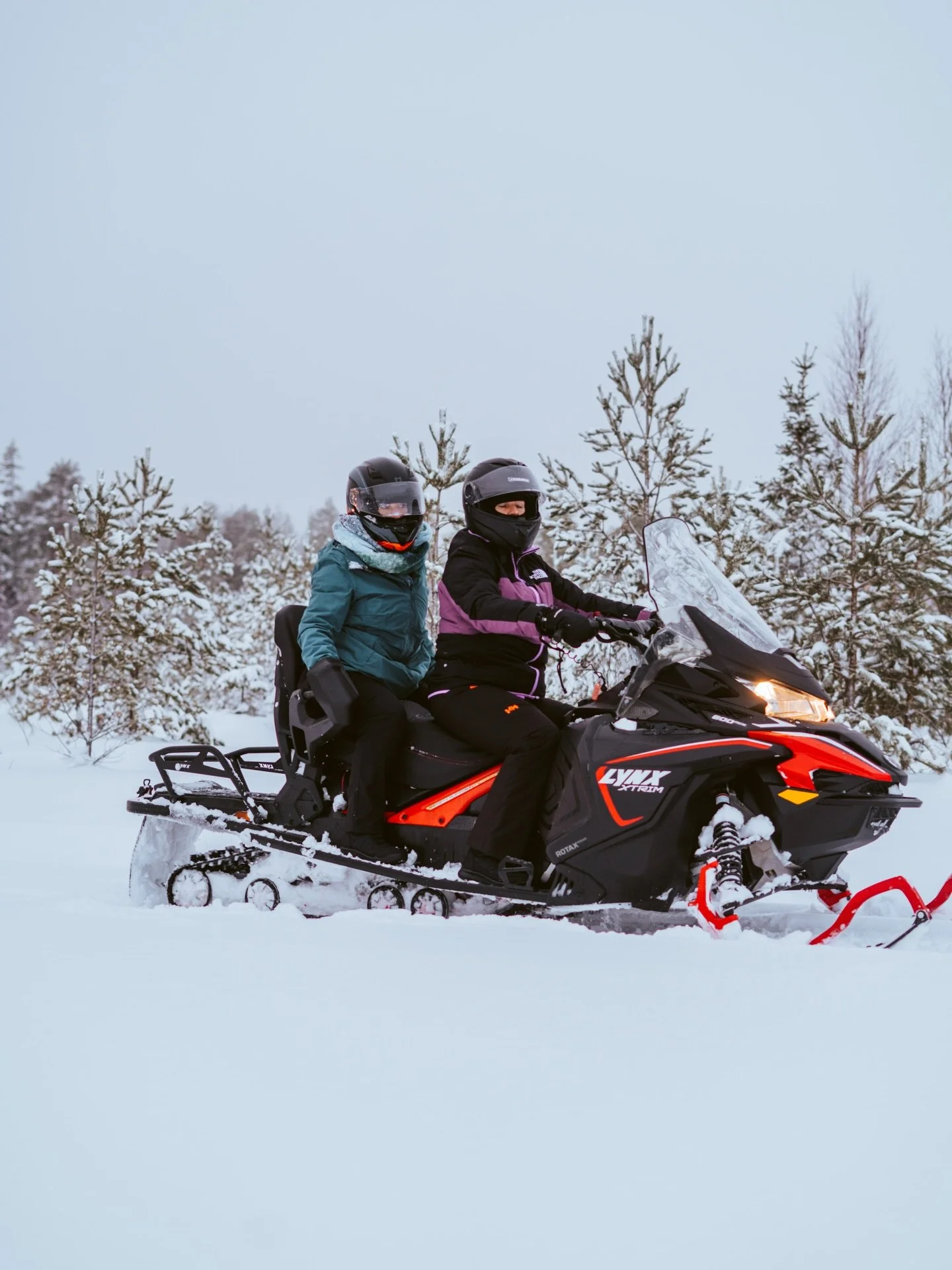 The Below Zero Guided Snowmobile Tour 💫

This season we&rsquo;re excited to introduce a brand new winter experience &ndash; our guided snowmobile tour.
Follow one of our Below Zero guides as you ride through the silent winter landscape.

Each snowmo