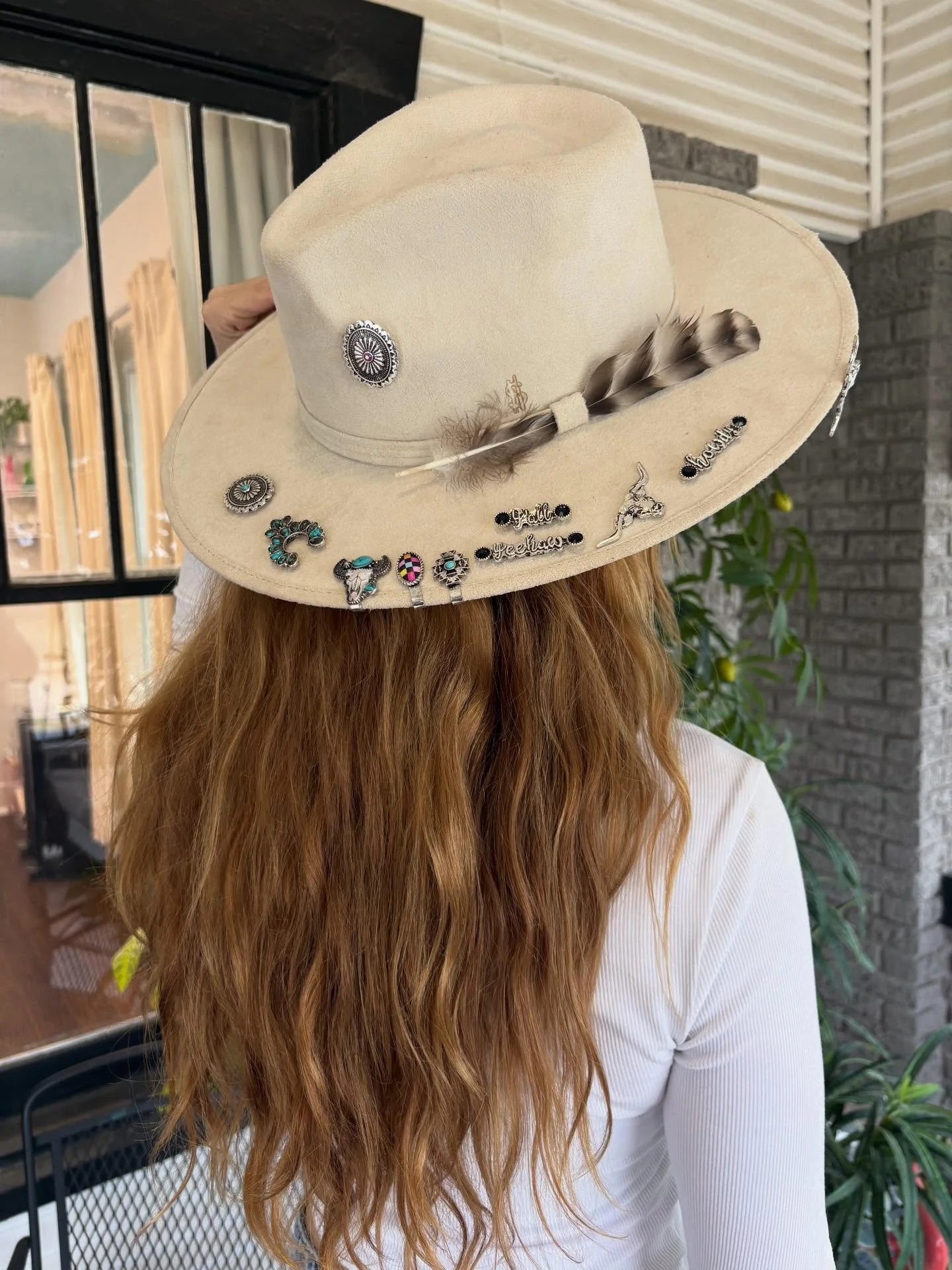 Holiday glam starts with the little things. New accessories just dropped ✨🎄
Stocking stuffers? Handled. 💋🎁
Press-On Nails
Holiday nails in 5 minutes? Say less 🎄✨ 
Press-ons that look salon fresh.
Wallets
Chic little wallets that make the perfect 