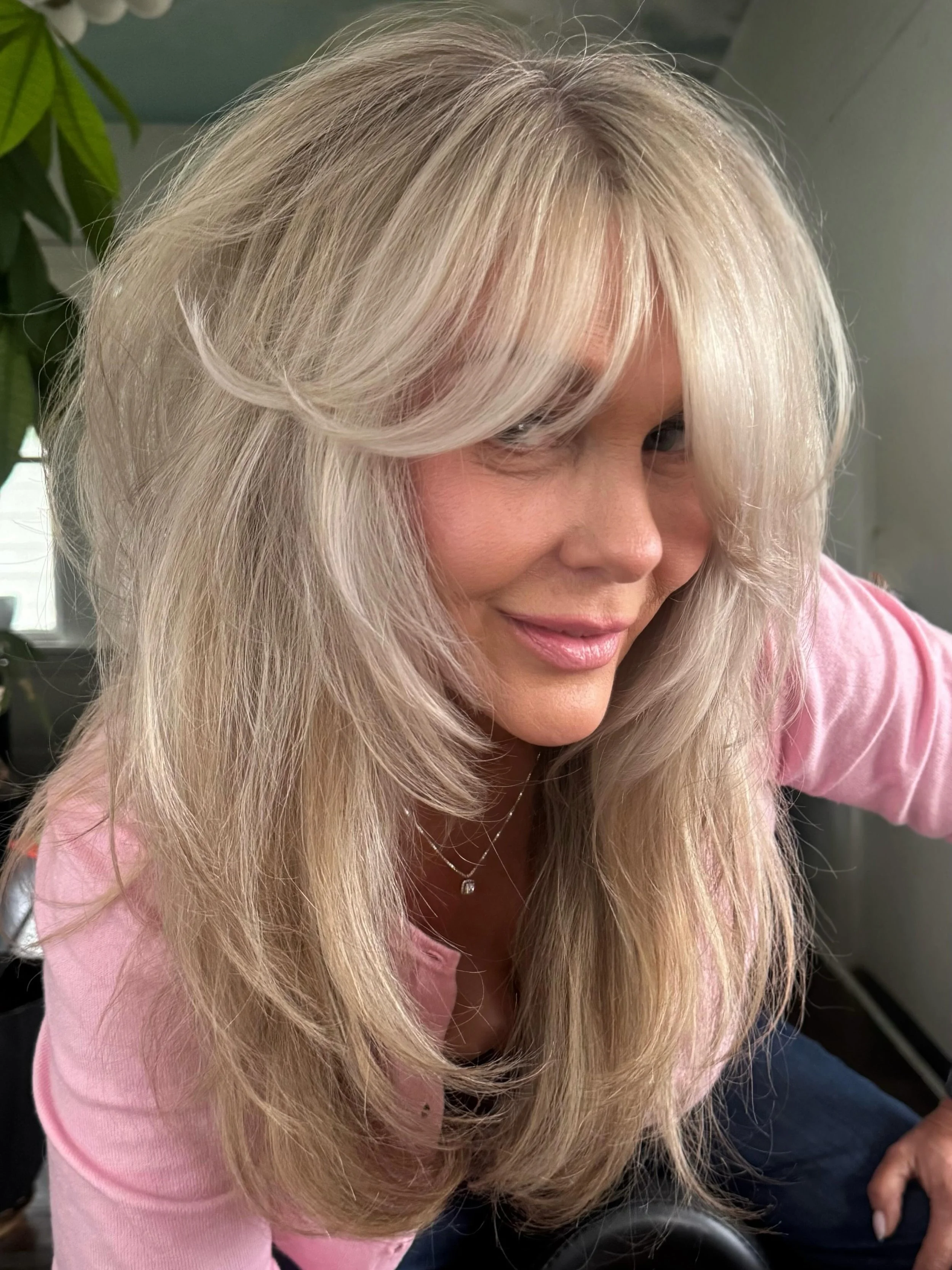 Fresh baby blonde + the bouncy 90s layers ✨
Soft dimension, bright ribbons, and a shape that moves so effortlessly. Obsessed with this dreamy transformation 🤍✂️

#BabyBlonde #BlondeHair #DimensionalBlonde #FortWorthHair @jenkinsdaina @miche11epop @m