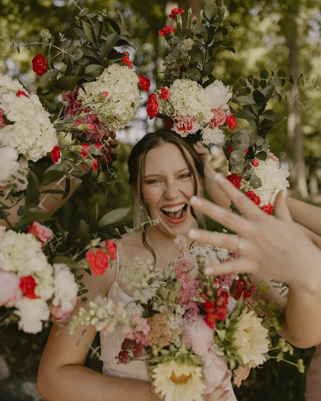 Some brides just glow &mdash; Katie was one of them. These deserved a forever spot on the feed 🩷
___
#kalamazooweddingphotographer
#michiganweddingphotographer #theknot
#midwestphotographer #authenticlovemag
#junebugweddings #zolaweddings
#anotherwi
