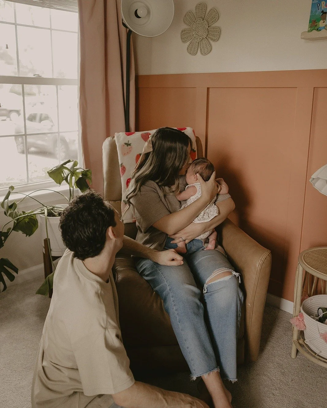 Holding your cuddly newborn and taking your first photos as a family is a surreal feeling. Documenting your growing family and preserving these early, fleeting moments is one of the most meaningful investments you can make. The tiny fingers, sleepy s