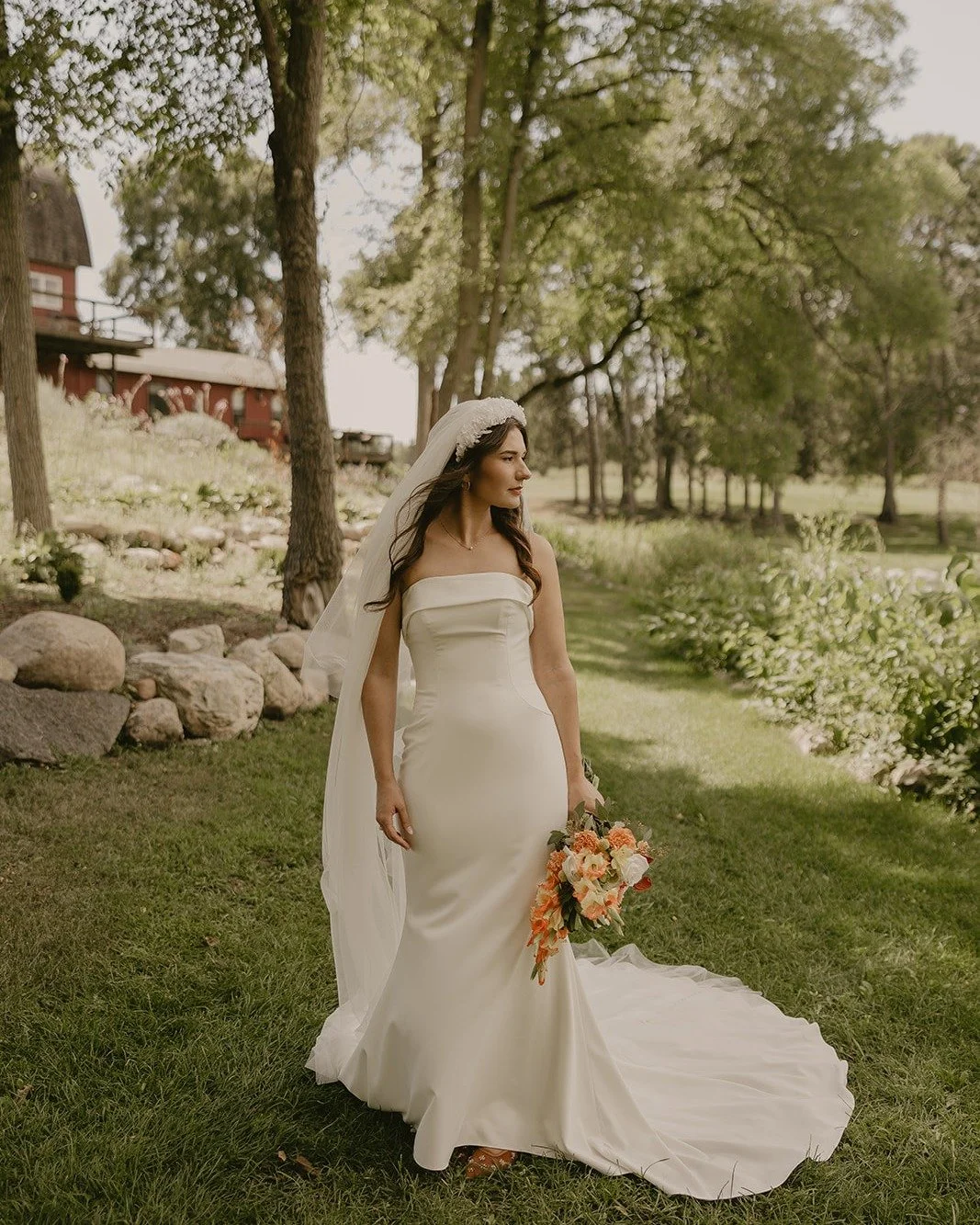 Chelsea ✨
___
Venue: @littleflowerbarn 
___
#kalamazooweddingphotographer
#michiganweddingphotographer #theknot
#midwestphotographer #authenticlovemag
#junebugweddings #zolaweddings
#anotherwildstory
#grandrapidsweddingphotographer
#elopementphotogra