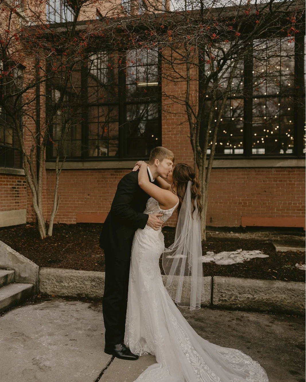 Charlie + Macy
___
#kalamazooweddingphotographer
#michiganweddingphotographer #theknot
#midwestphotographer #authenticlovemag
#junebugweddings #zolaweddings
#anotherwildstory
#grandrapidsweddingphotographer
#elopementphotographer