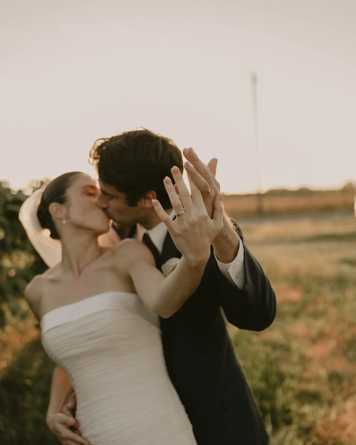 Dakota + Audrey
___
#michiganweddingphotographer #documentaryweddingphotographer #kalamazooweddingphotographer
#midwestphotographer #grandrapidsweddingphotographer