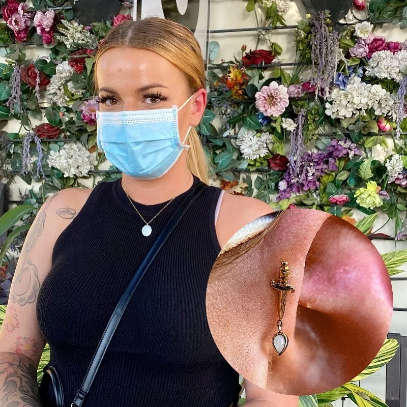 Last day for 13% off gold!! 
.
Stunning forward helix using @aurisjewellery done by @moody_jules
.
.
.
.
.
.
#forwardhelix #forwardhelixpiercing #helix #earpiercing #bodypiercing #safepiercing #bodyjewelry #finejewelry #savannahpiercing #planetthree 