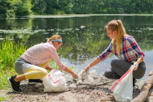 Trash+pick+up+near+River.jpg