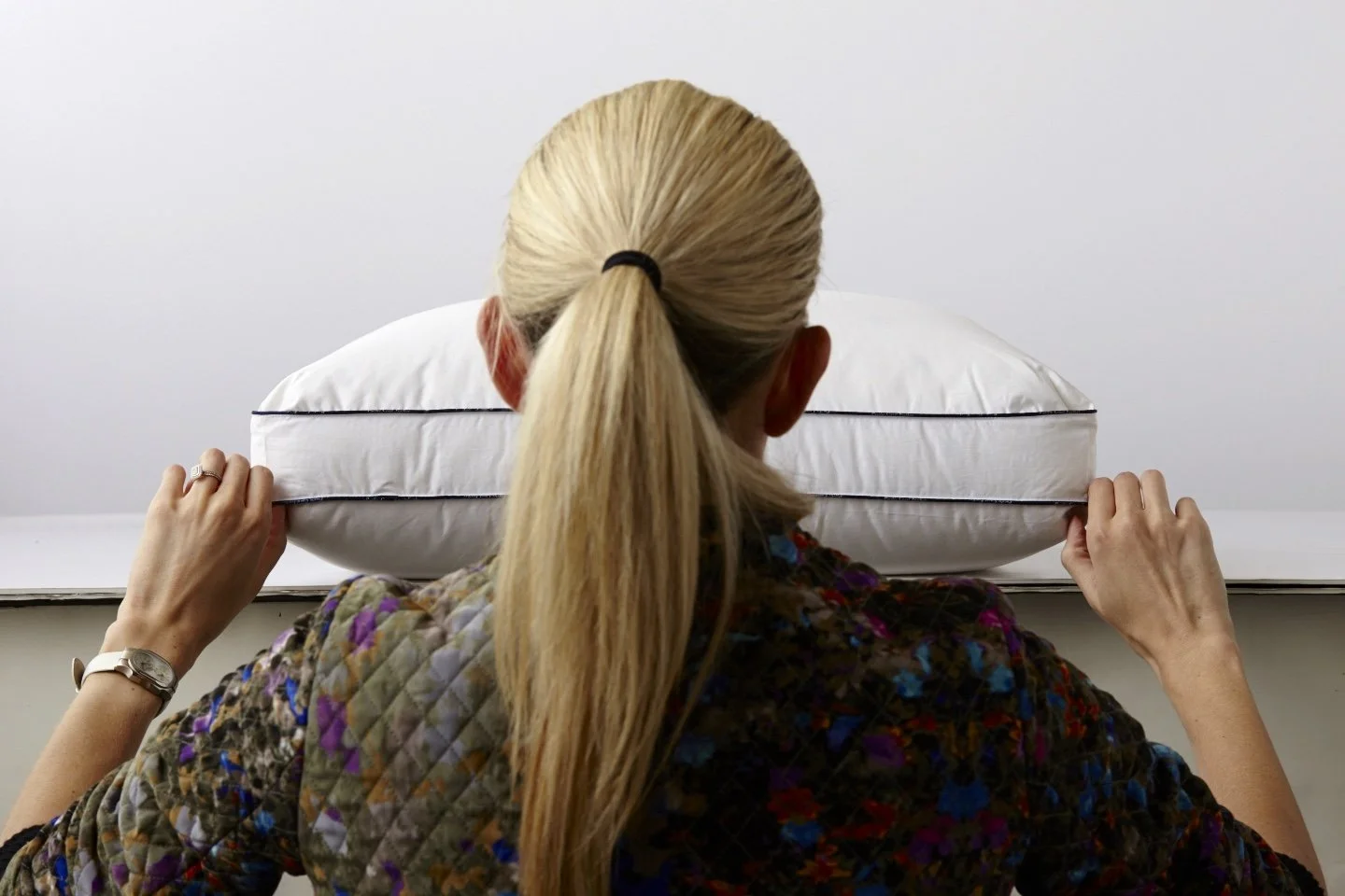 Kelsey Eads, styling on set.