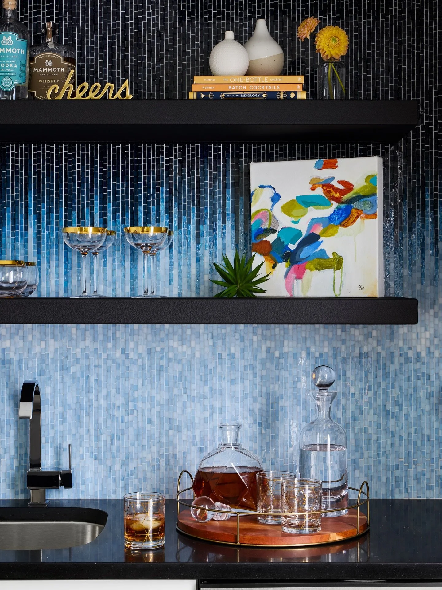 There&rsquo;s no place like home for the holidays. SJI brings the home bar to you 🥂🎄

📸 @dustinforest