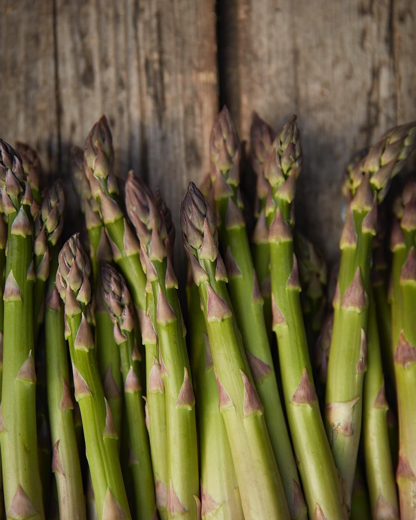 We are enjoying asparagus from @sladefarmasparagus this bank holiday weekend. 

Established in 1923 by Bill (William) Davey, Slade Farm is a third-generation family run farm growing pumpkins, asparagus, sweetcorn and cereals nestled in the South Down