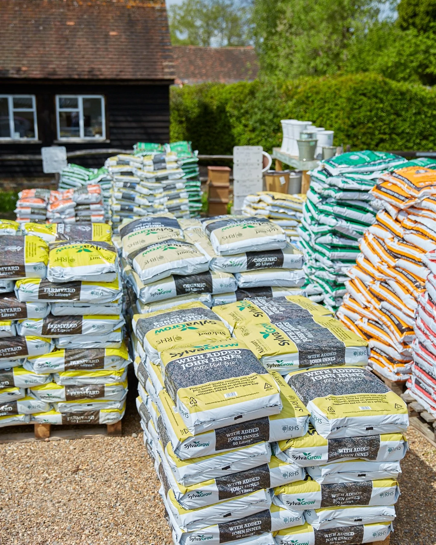 The peat free composts are re stocked and ready for all your gardens and pots to be re nourished and refilled. 

We stock @sylvagrow  and @dalefootcomposts. There is compost for your seeds, seedlings, containers and for enriching the soil. 

#gardeni