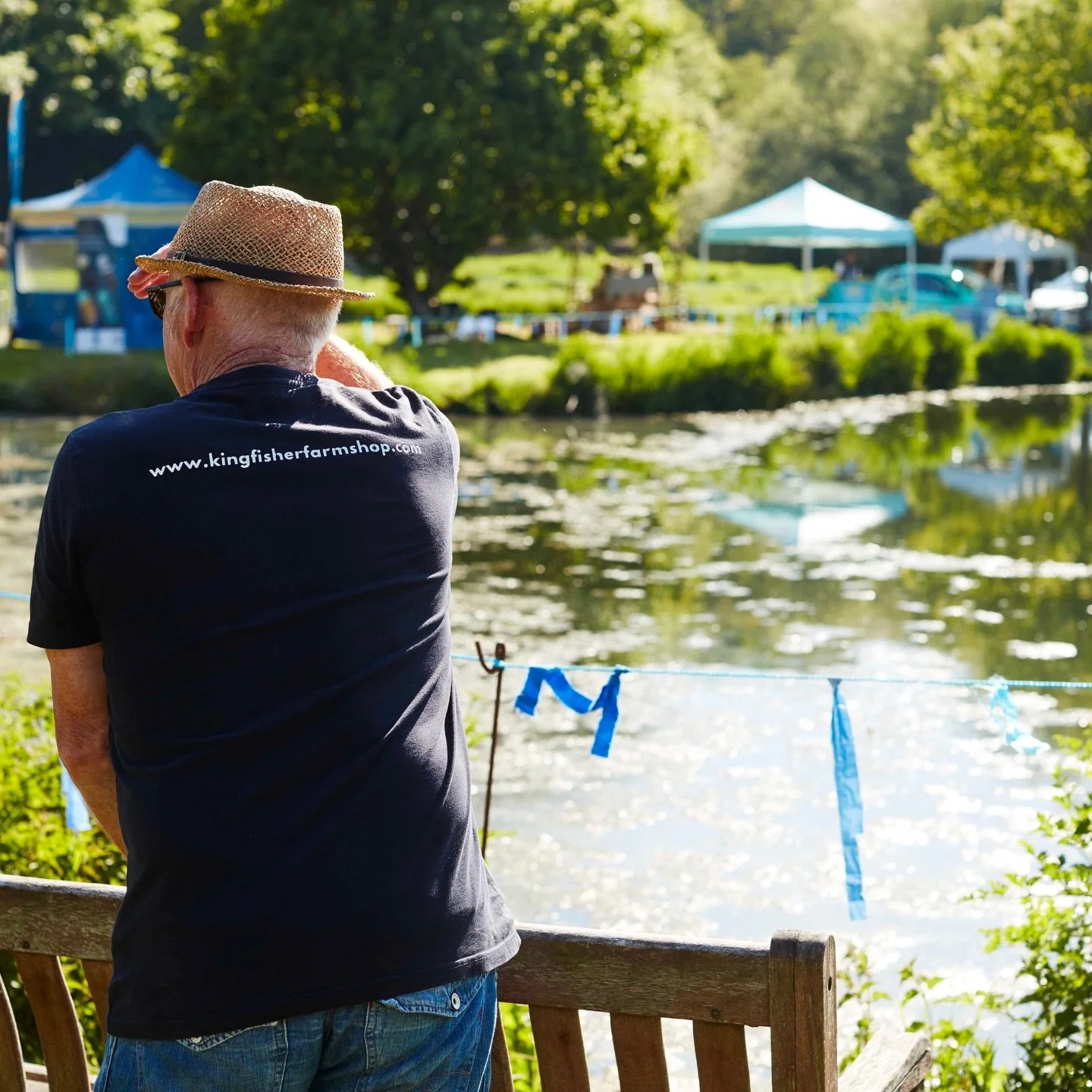 Celebrate Surrey Day with us on 
Saturday 9 May
10am - 2pm 

Pop over to our events page on our website for details.

#surreyday 
#adayoutinsurrey 
#kingfisherfarmshop 
#oursmallbusinesscommninity