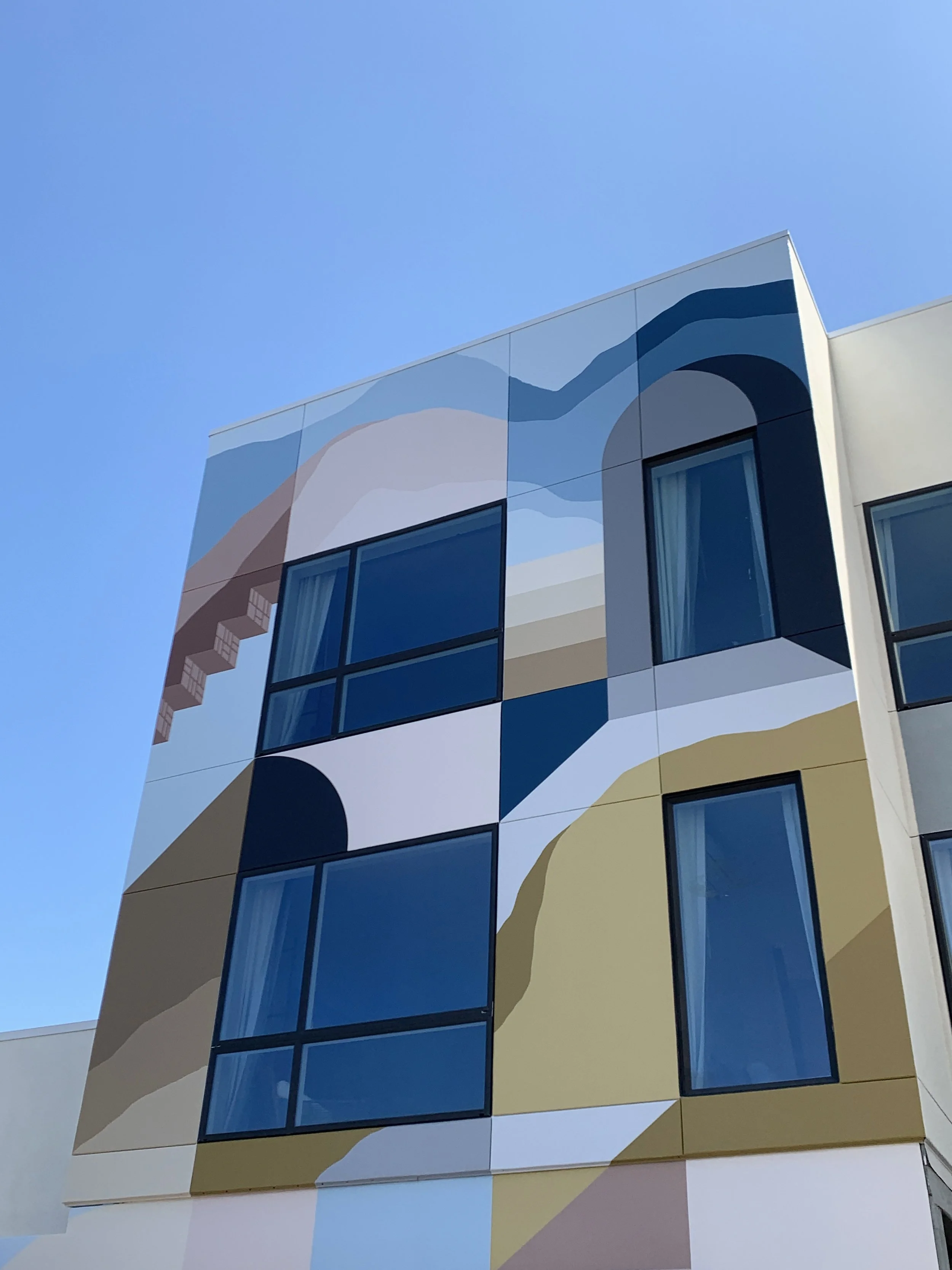 5 The-Monsaraz-Hotel-Mural-by-Betty-Larkin-San-Diego.JPG