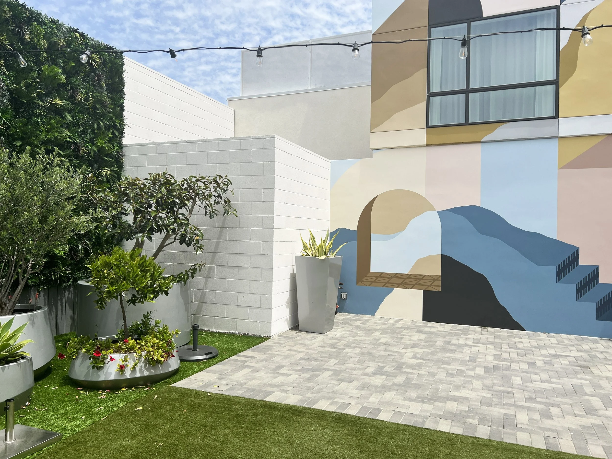 9 The-Monsaraz-Hotel-Mural-by-Betty-Larkin-San-Diego.JPG
