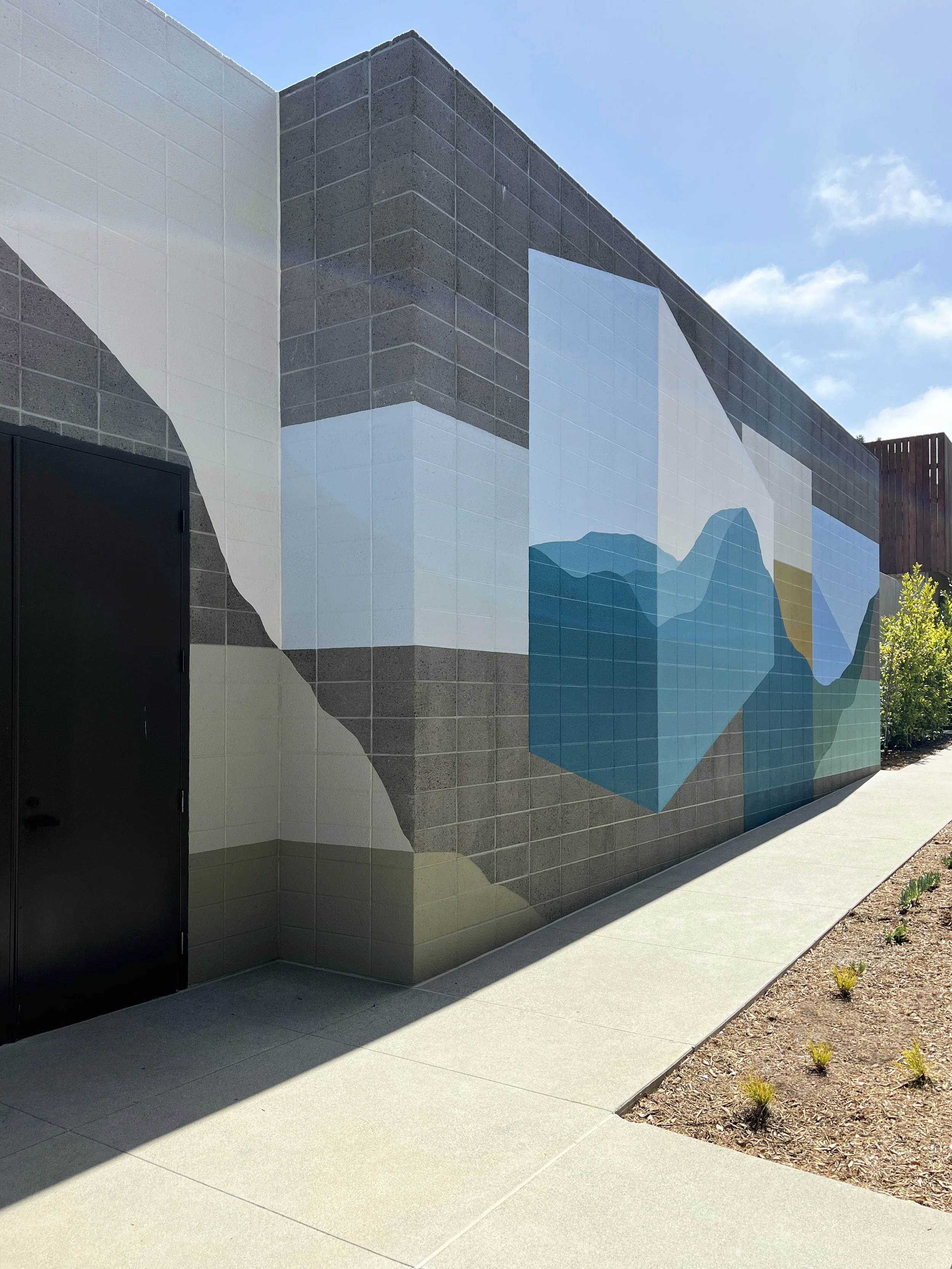 9 Torrey-Pines-Labs-Mechanical-Yard-Mural-by-Betty-Larkin-San-Diego-Muralist-and-Interior-Design.JPG