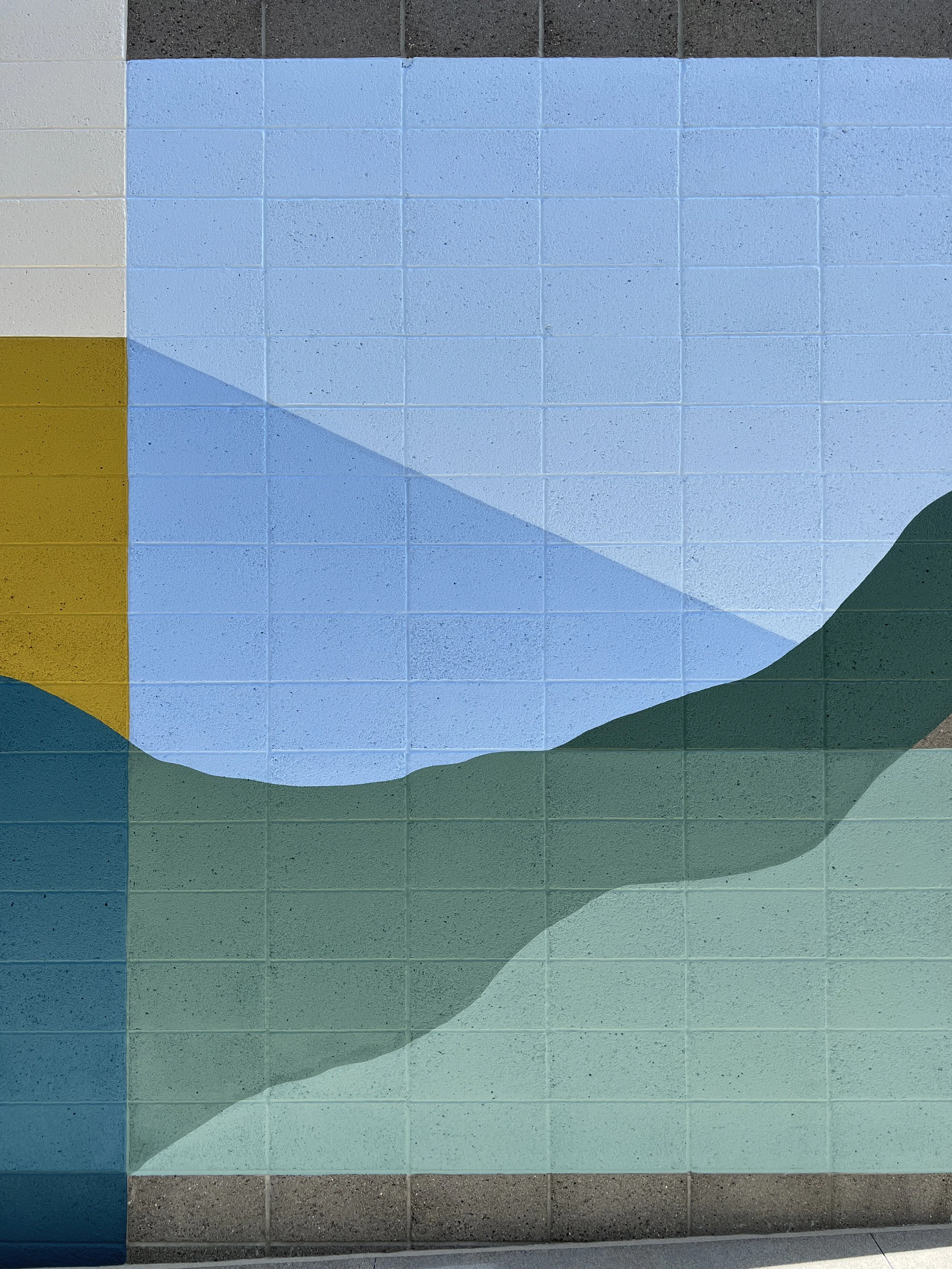 13 Torrey-Pines-Labs-Mechanical-Yard-Mural-by-Betty-Larkin-San-Diego-Muralist-and-Interior-Design.JPG