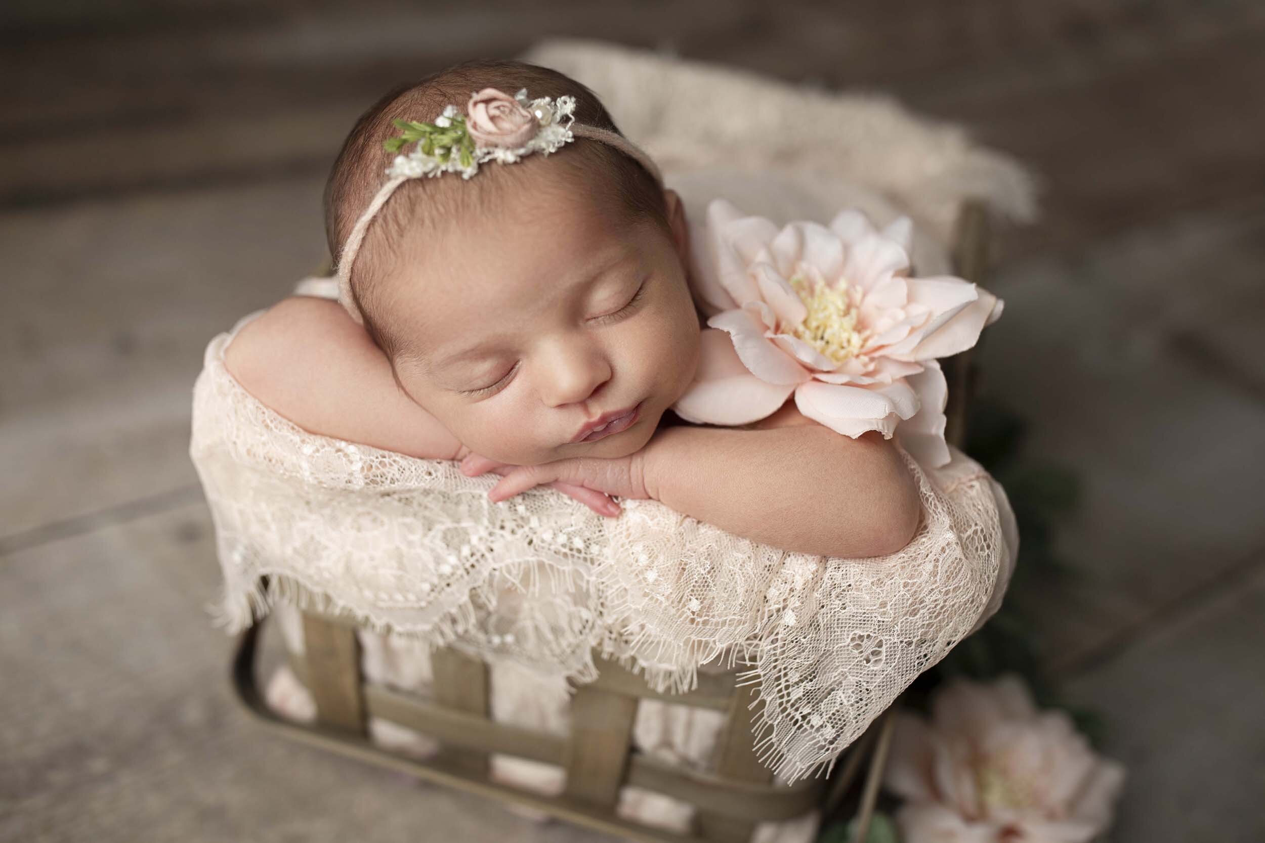 newborn-south-florida-photographer-west-palm-beach-boca-raton-captured-moments-by-dawn-photography-020.jpg