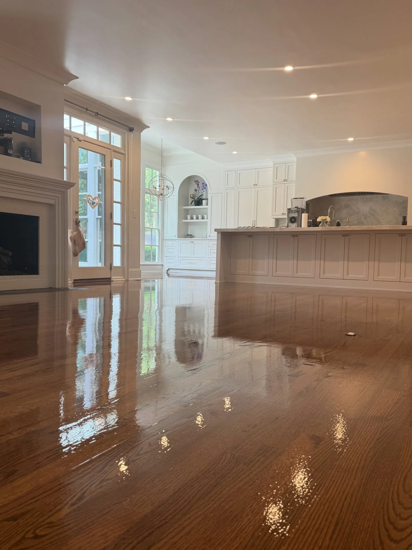 When cookie-cutter approaches are falling short of expectations, people reach out to us. Through extensive knowledge, formal training, outstanding products, equipment and techniques, we are able to provide taylored solutions for each situation. 
The 