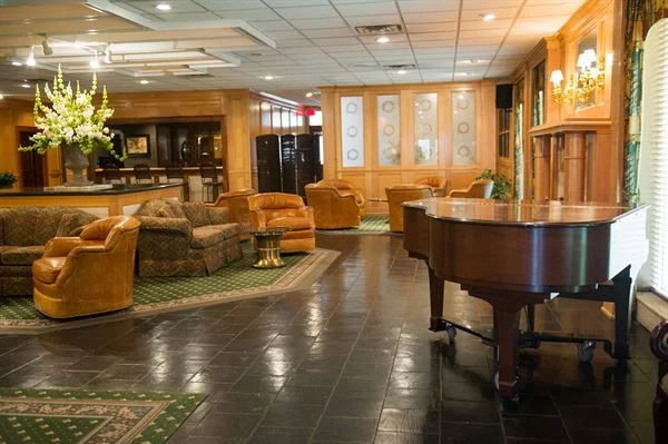 Decorate the Petroleum Club