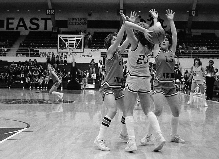 Double-teamed (Mar 1983)