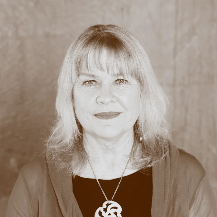 DR KIM MCGREGOR
