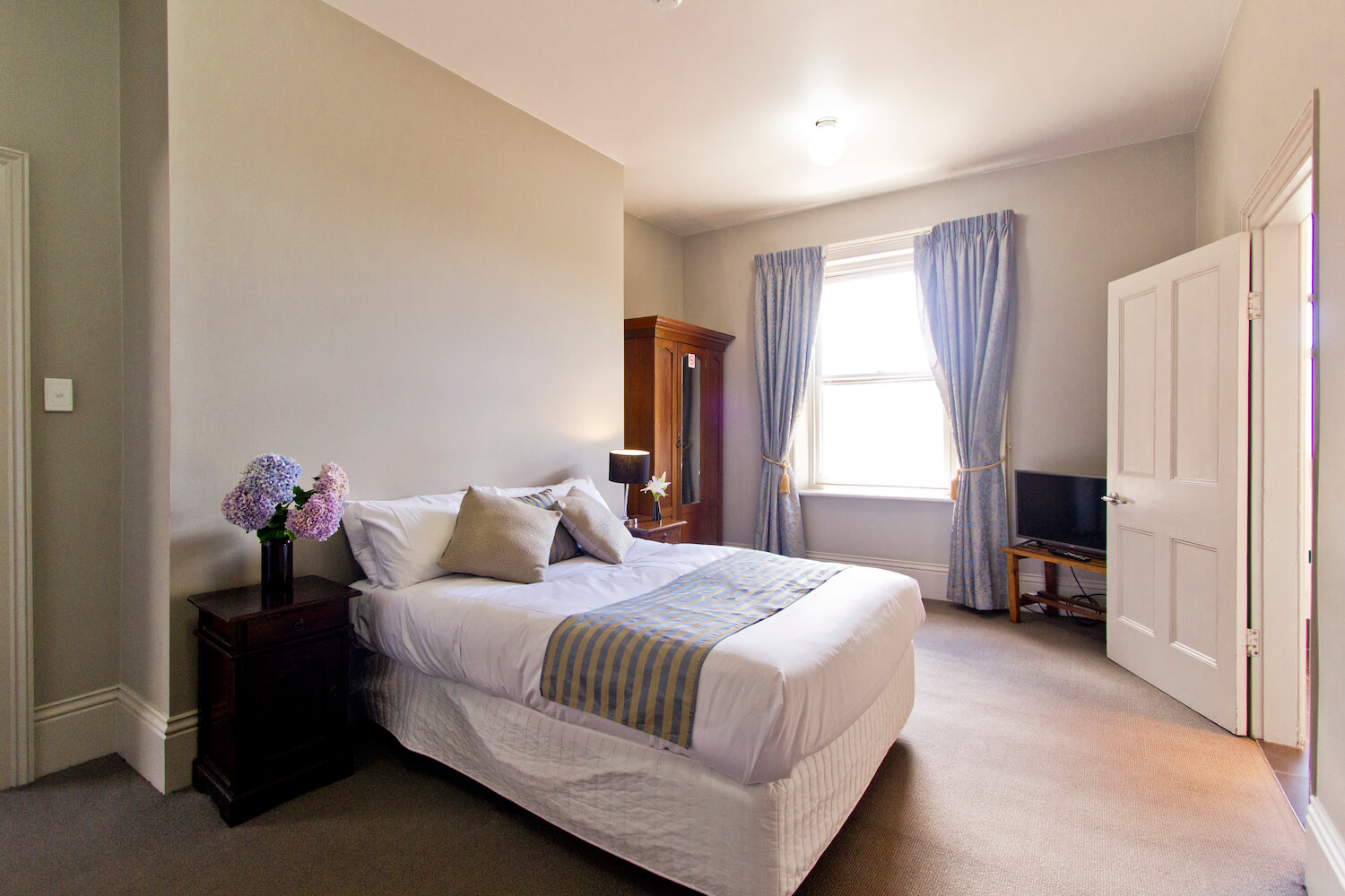 Accommodation deloraine | Deloraine Hotel