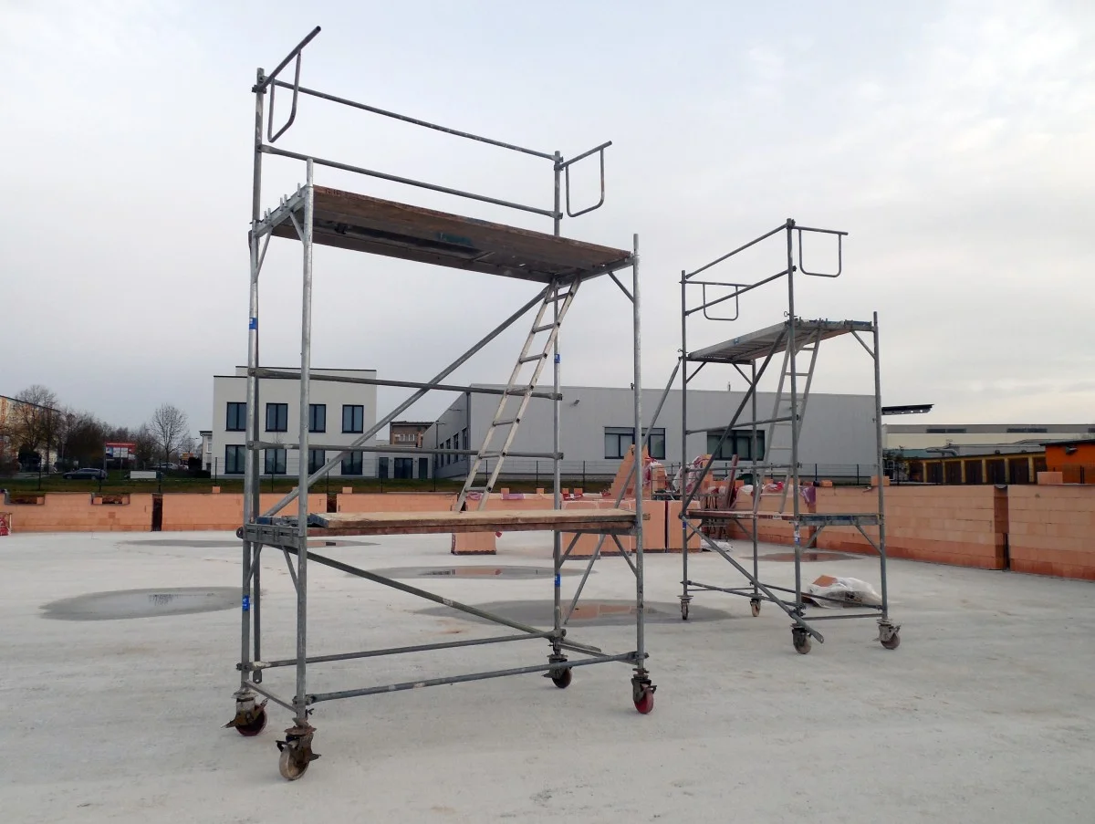 site_building_new_reconstruction_assembly_scaffolding_driving_structure_construction-810100.jpg!d.jpg