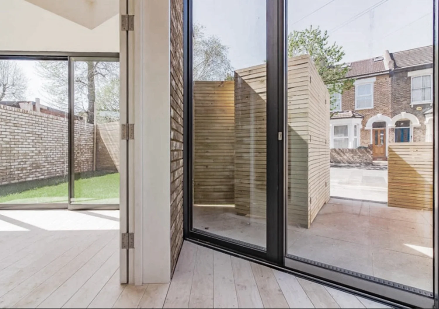 ESTATE AGENT 4.jpeg