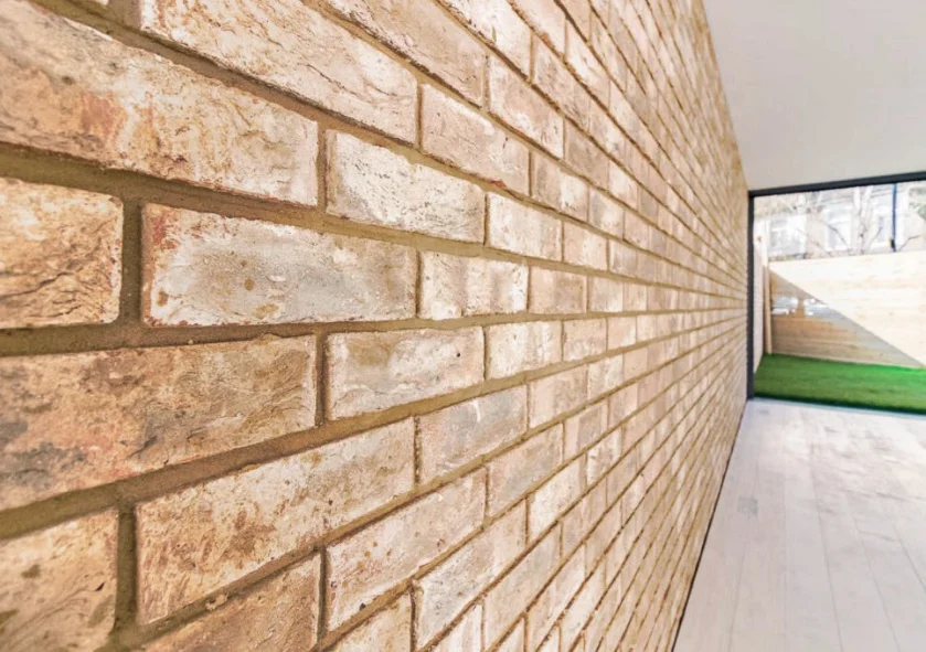 ESTATE AGENT 5.jpeg