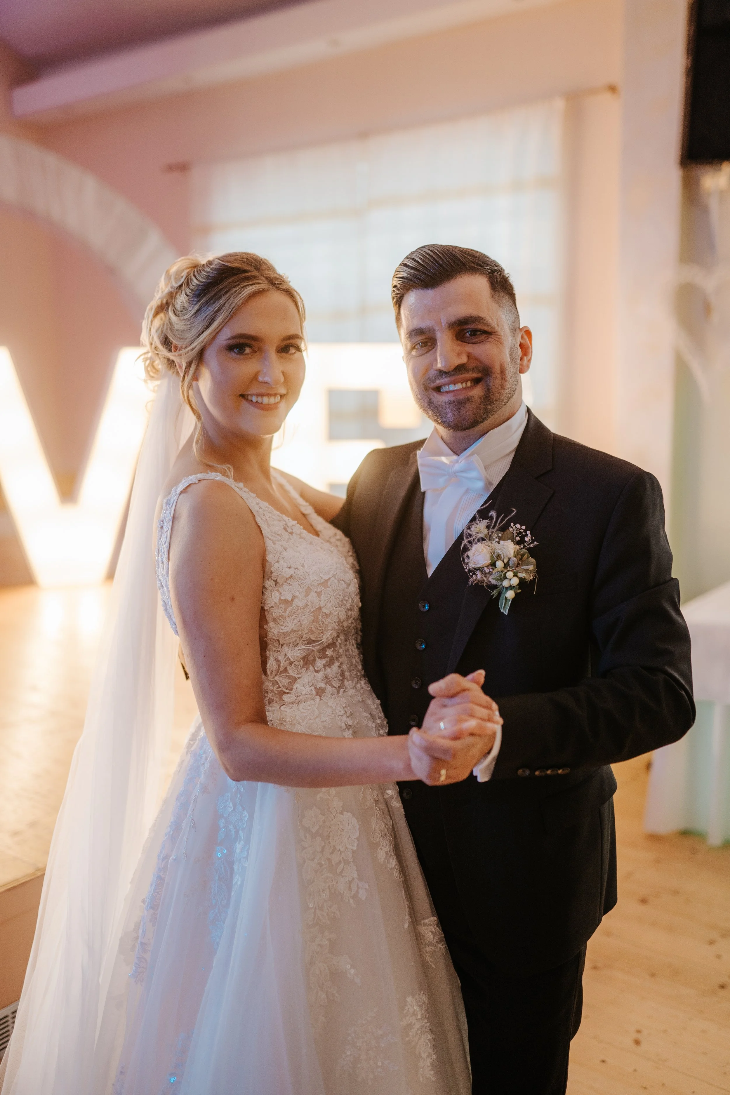 Mara und Ferhat-360.jpg