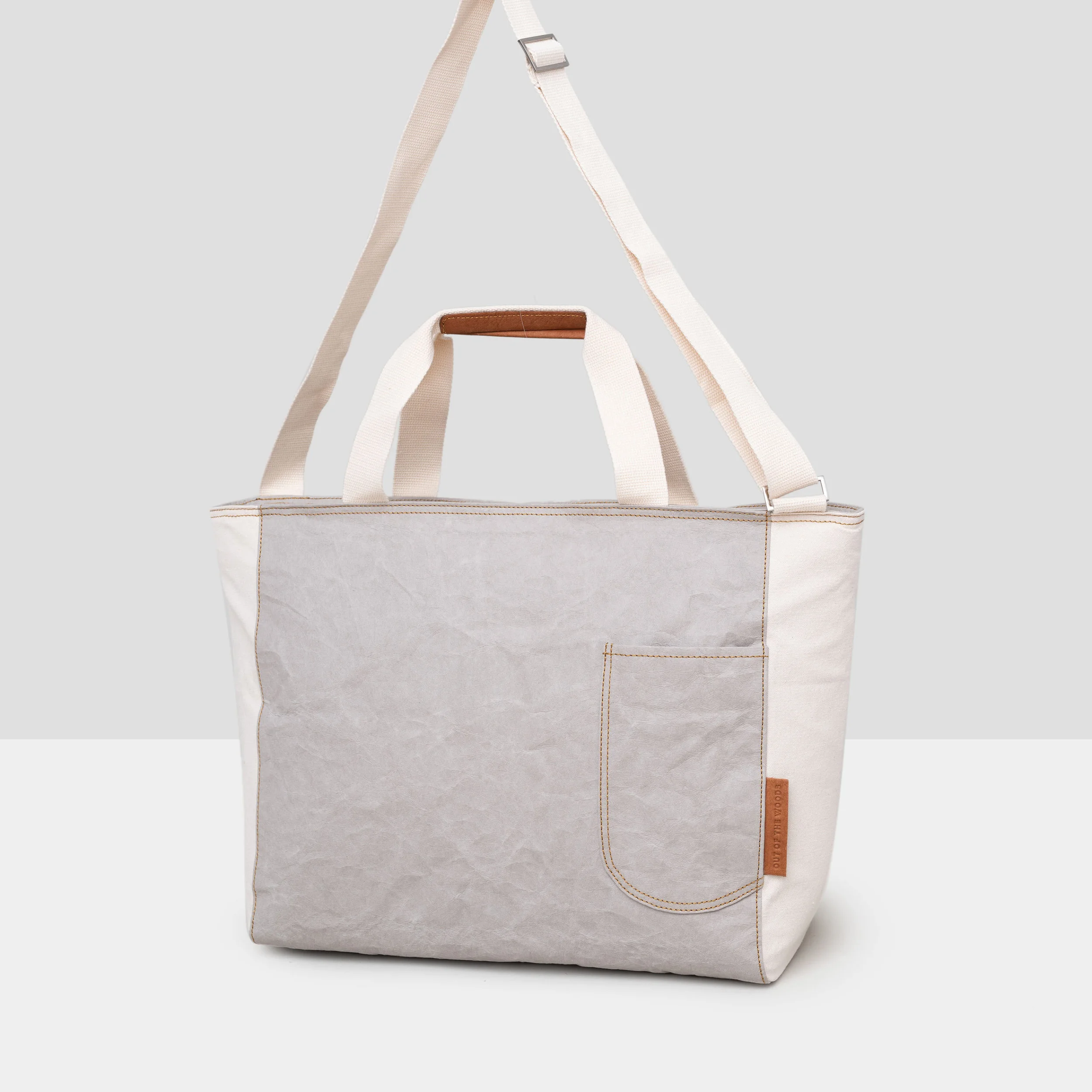 Seagull Messenger Cooler in light gray Supernatural Paper with contrasting white material end panels.