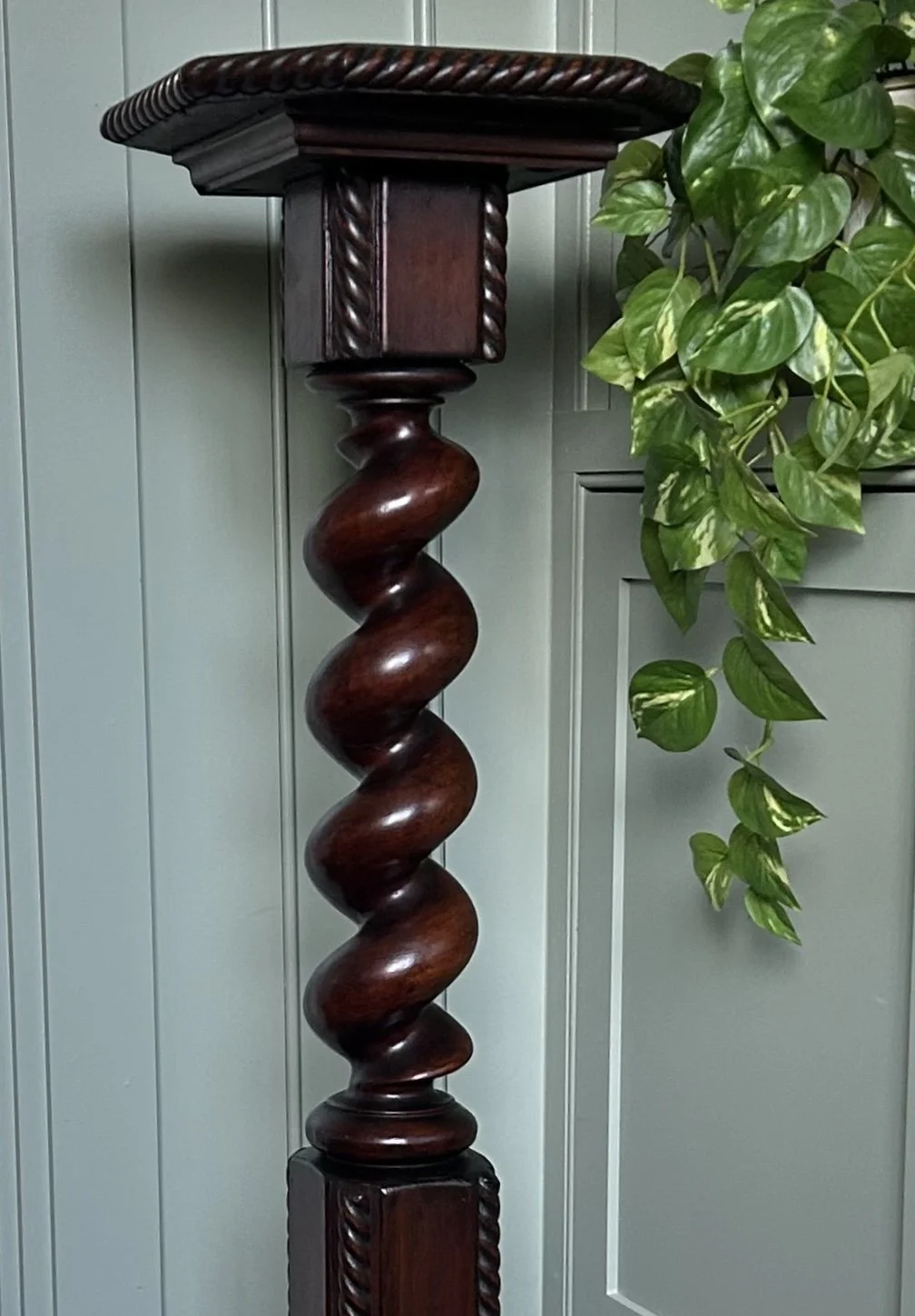 Victorian Mahogany Jardiniere Stand